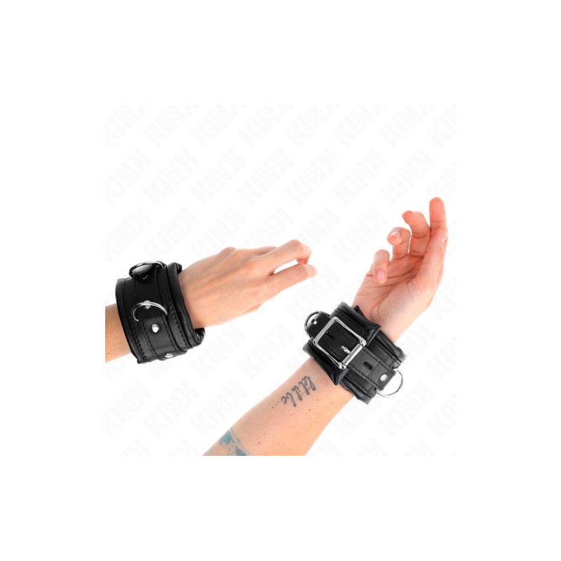Bracelets lourds doublés de fourrure noire Kink